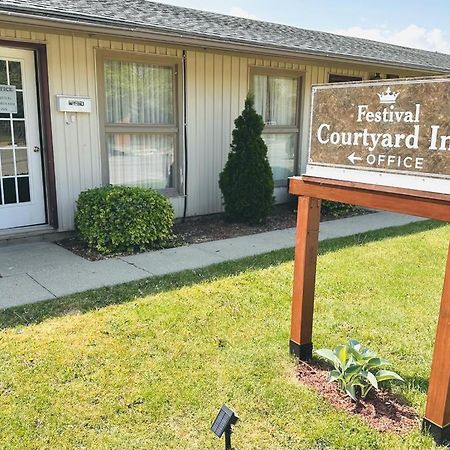 Festival Courtyard Inn Stratford Ngoại thất bức ảnh
