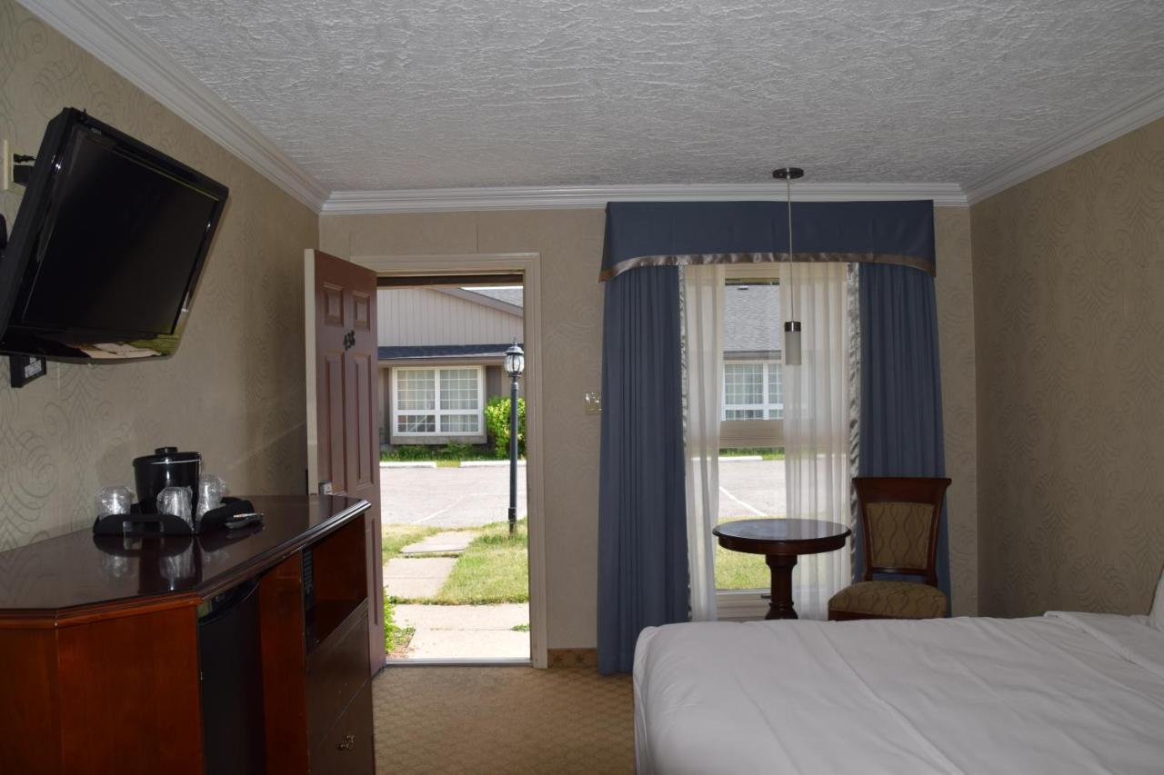 Festival Courtyard Inn Stratford Ngoại thất bức ảnh