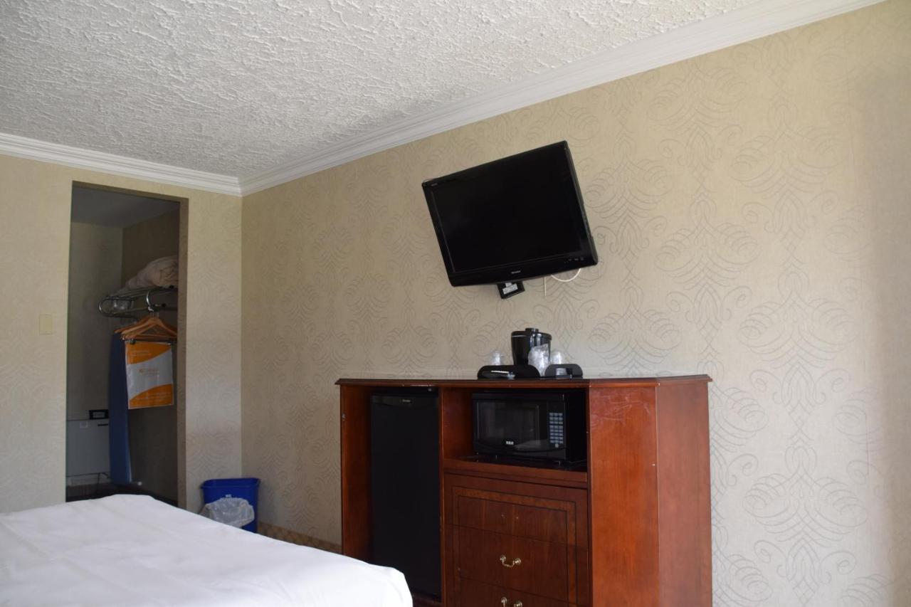 Festival Courtyard Inn Stratford Ngoại thất bức ảnh
